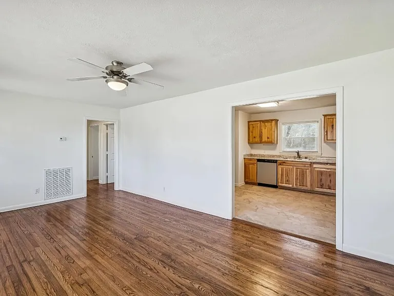 605 Mac St — Photo 12