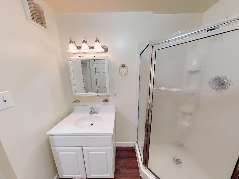 Penn Hall Apartments — Photo 41