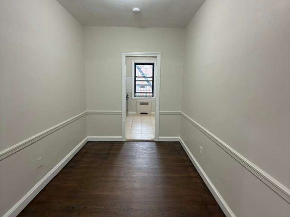 2nd image of 25-26 Van Velsor Pl #2