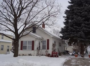 824 W Kamps Ave, Appleton, WI 54914