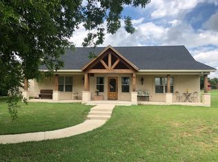 376 Green Meadows Cir, Springtown, TX 76082