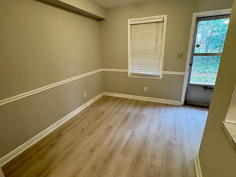 921 Nottingham Dr #13 — Photo 15