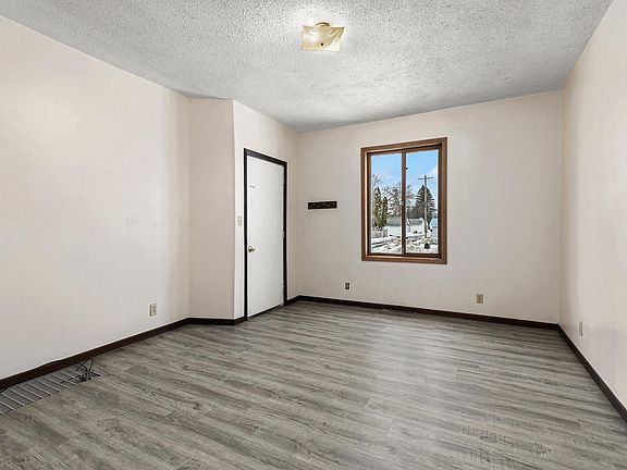 2nd image of 308 4th Ave NE