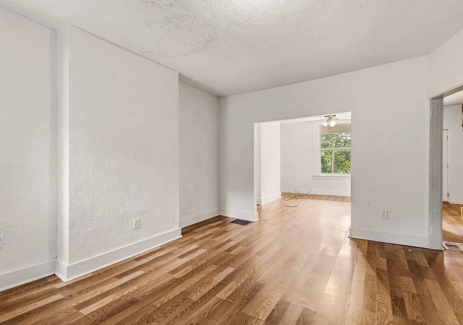1507-1519 Coal Street — Photo 4