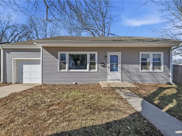307 S 26th St, Lexington, MO 64067