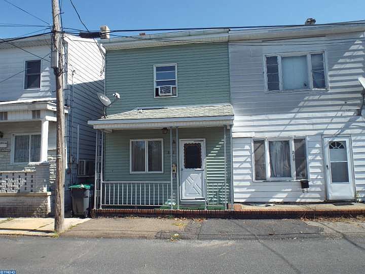 1st image of 221 N Railroad Ave