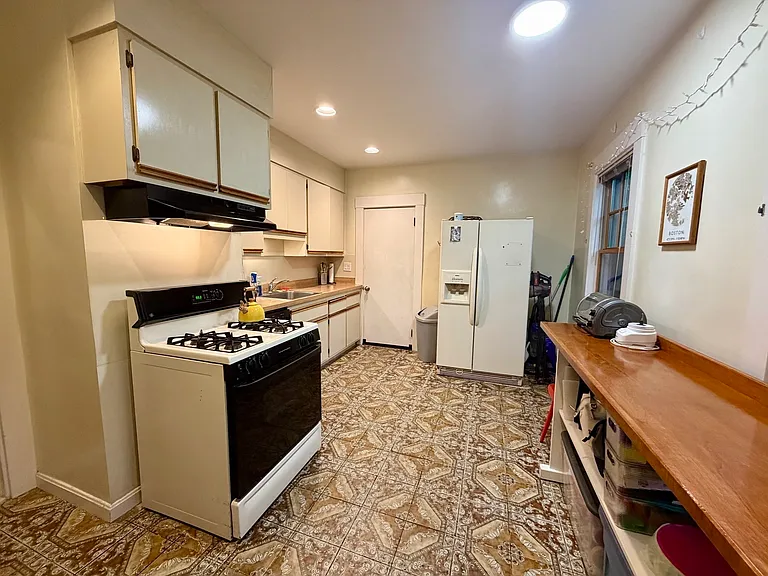 33 Pearl St #1 — Photo 10