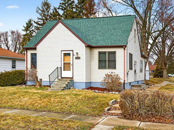 936 Lincoln St, Menasha, WI 54952