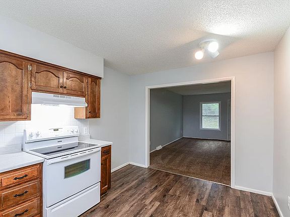5th image of 11613 Richmond Ave #11613