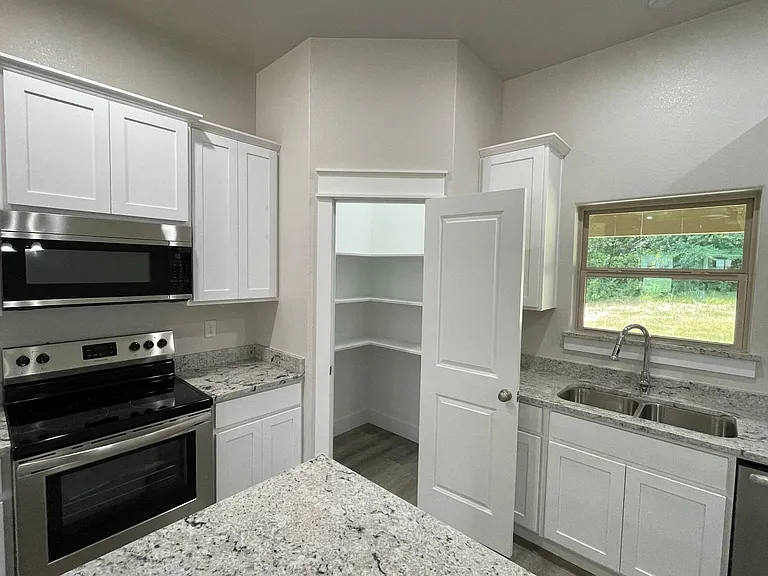 122 Watch Hill Dr — Photo 5