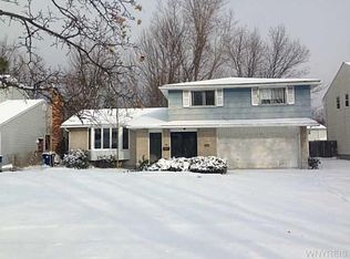 166 Autumnview Rd, Williamsville, NY 14221