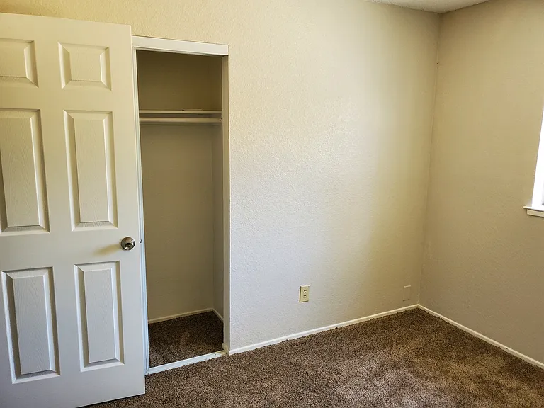 8287 Newfield Cir — Photo 11