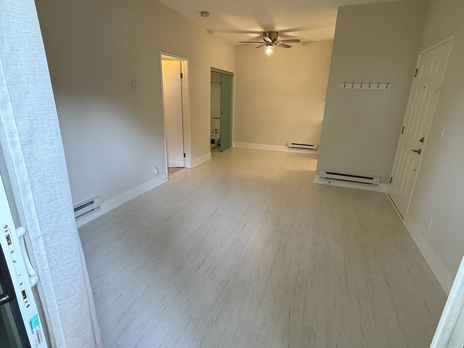 1 bed, 549 sqft, $2,450 — Photo 2