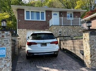 100 Cedar Ter, Staten Island, NY 10304