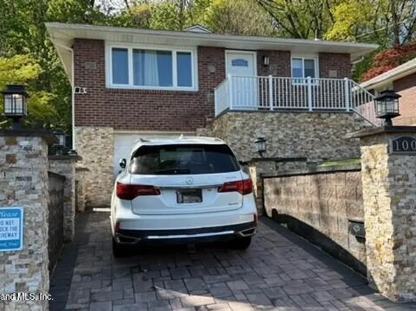 100 Cedar Ter, Staten Island, NY 10304