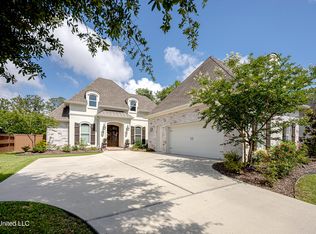 204 Bluff Cv, Ocean Springs, MS 39564