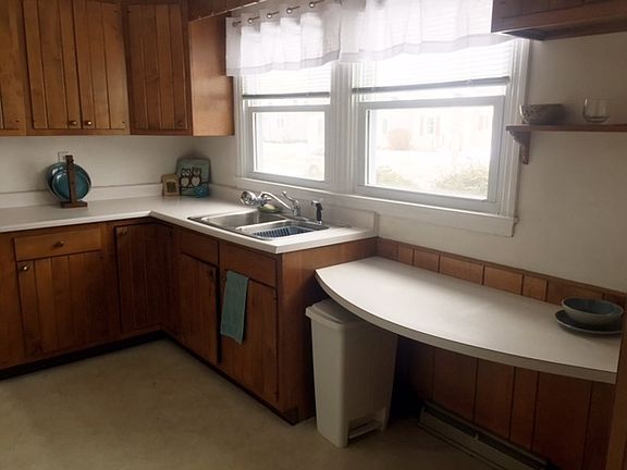 4th image of 120 Beach St