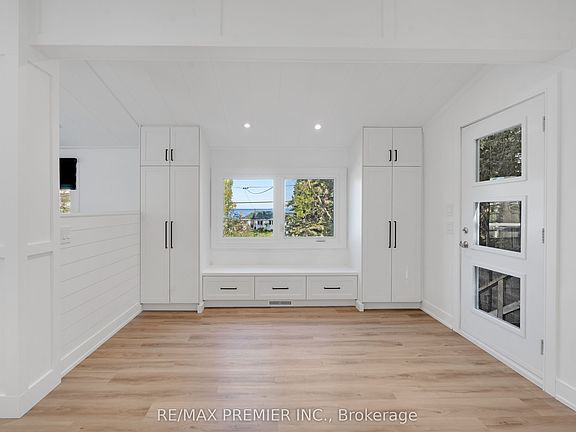 3rd image of 891 Tiny Beaches Rd S