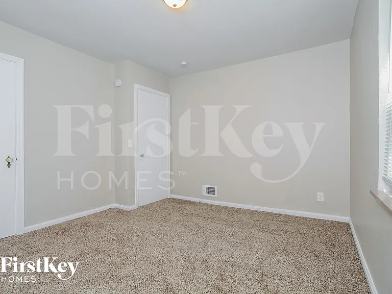 5256 Ponce Ln — Photo 9