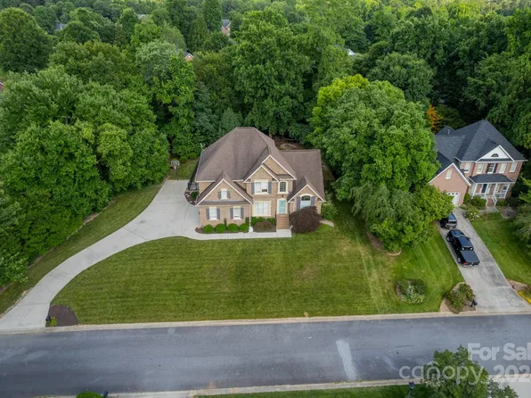 5079 Cramer Woods Dr, Gastonia, NC 28056