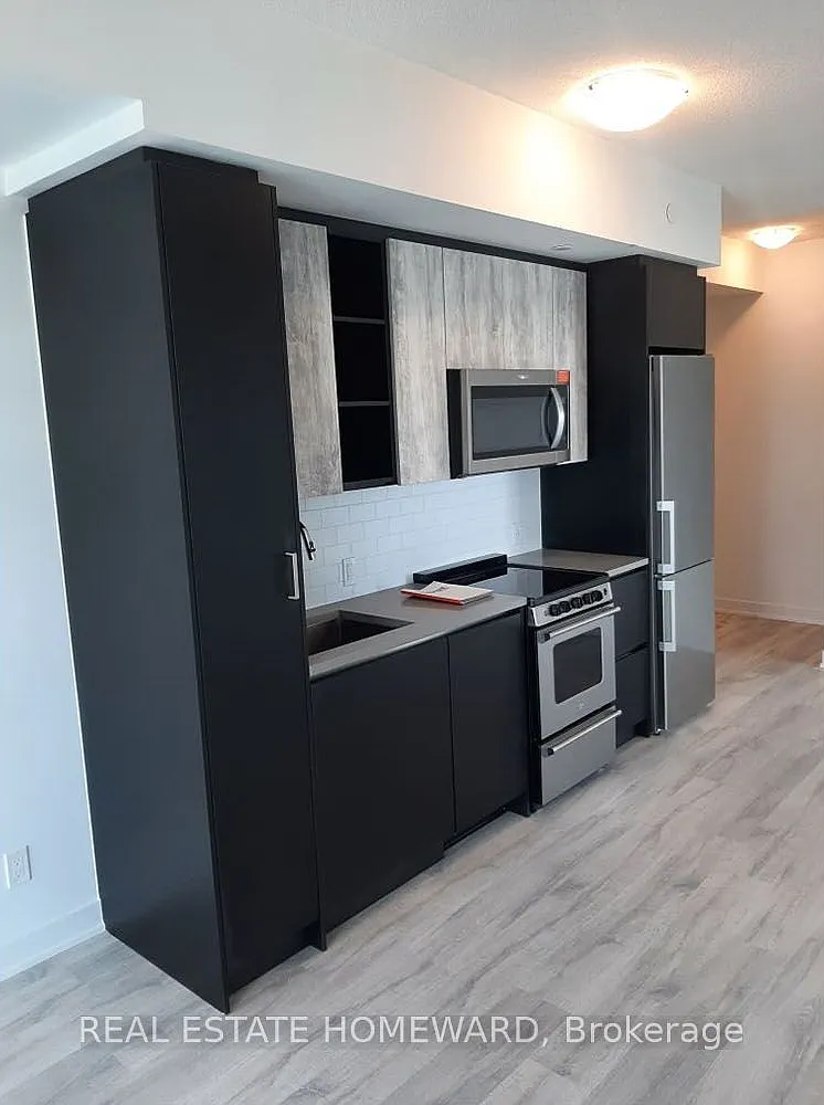 Phoenix Condos — Photo 2