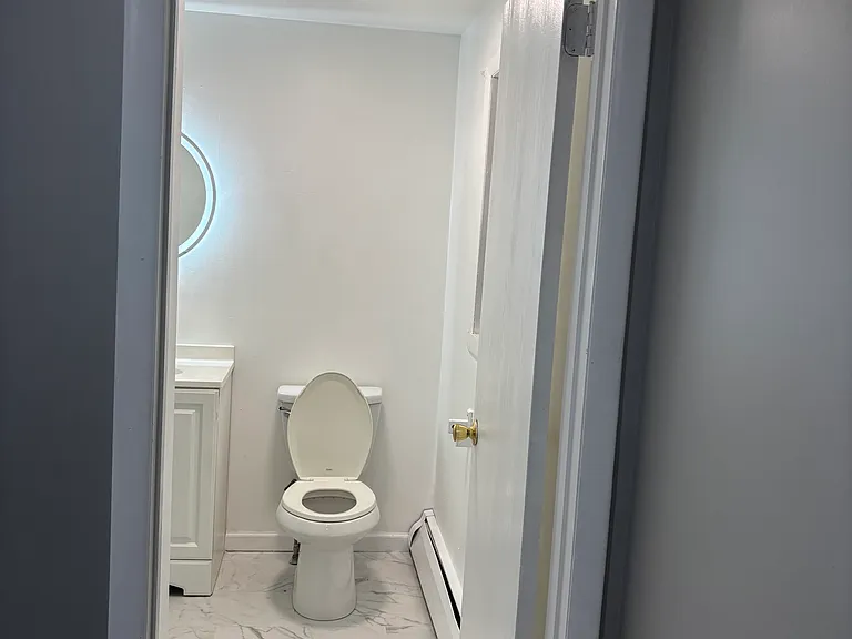 1387 Quinnipiac Ave #2 — Photo 9