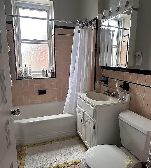 1575 Beacon St #2 — Photo 4