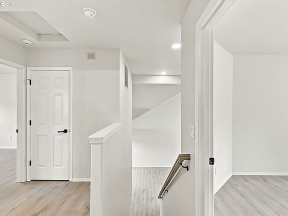 5th image of 14022 SW Chehalem Ct