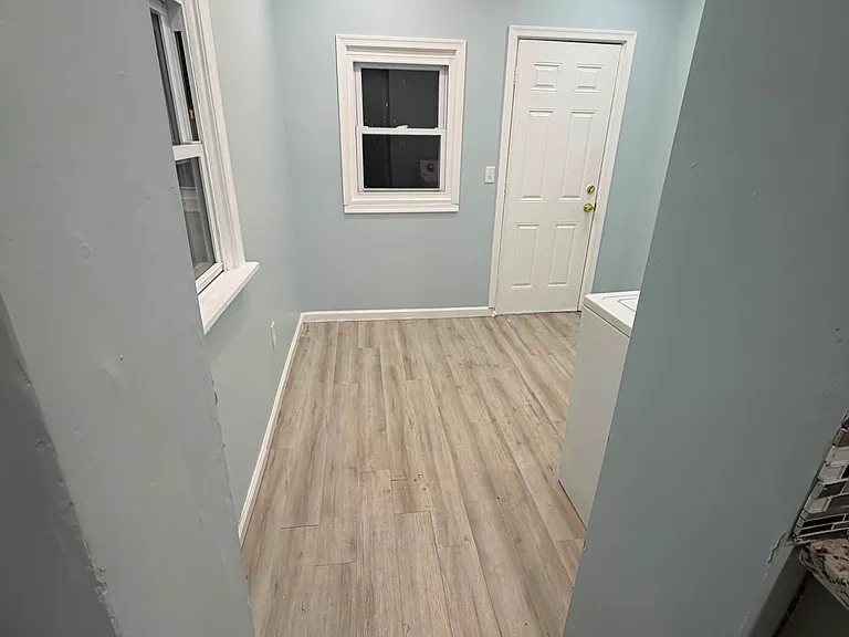 112 Staley Ave — Photo 15