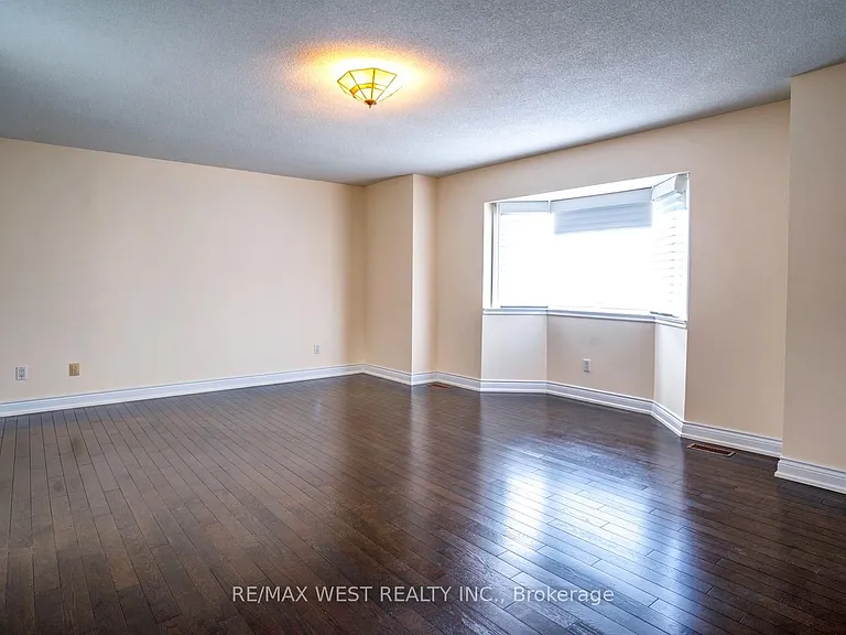 229 Baker Ave — Photo 19