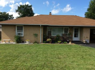 618 10th St, Chesterfield, IN 46017