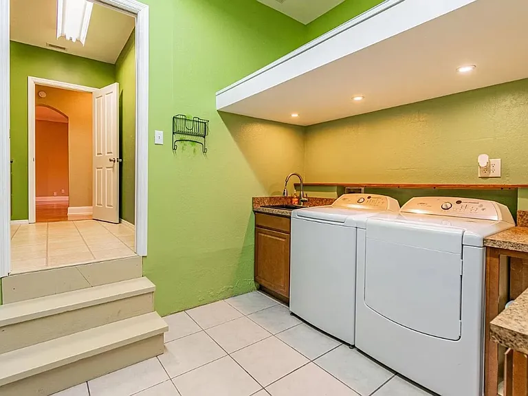 3705 W Barcelona St — Photo 16