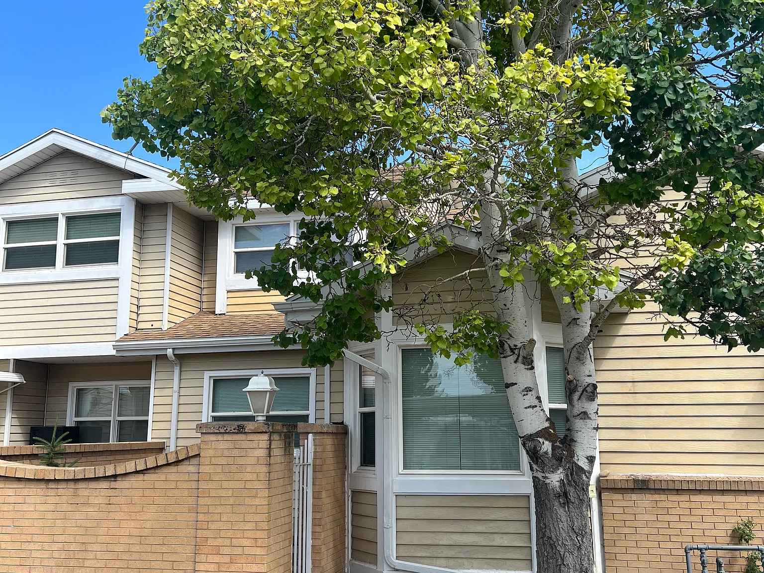 3 bed, 1334 sqft, $1,350 — Photo 1
