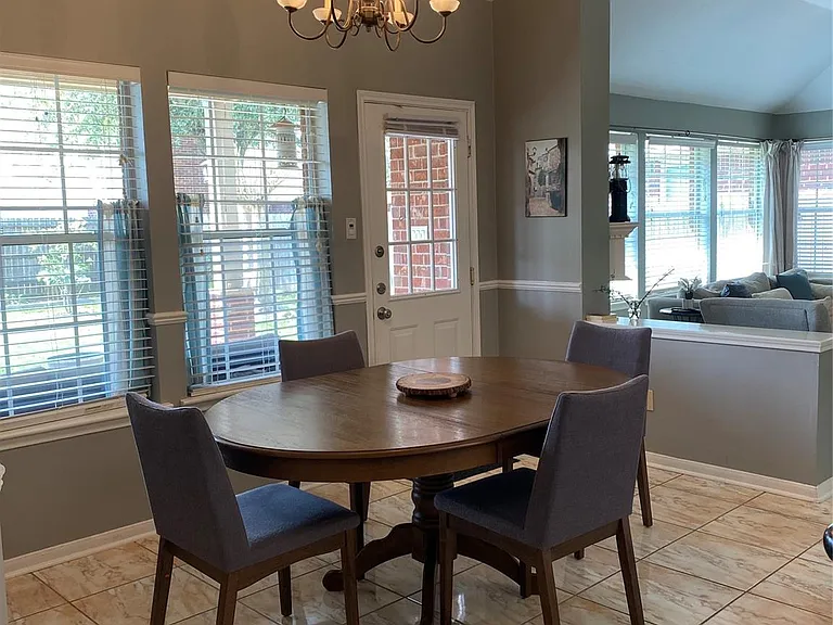 1142 Knoll Crest Ct — Photo 9