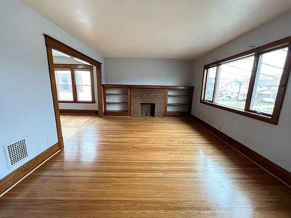2nd image of 56 Shoreham Pkwy Floor 2