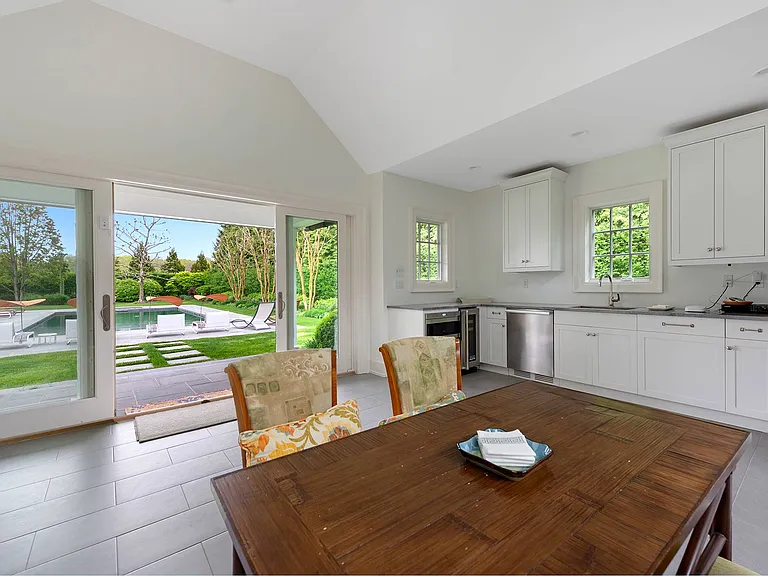 11 Farrell Ct — Photo 36