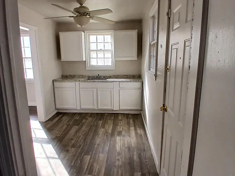 1040 Harbison Dr — Photo 10