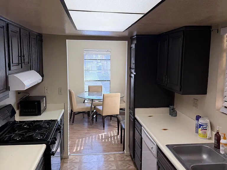 Walking distance from MGM and Topgolf and Las Vegas Strips