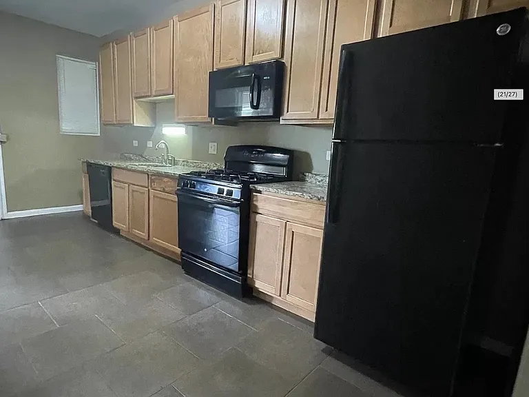 1853 S Springfield Ave #1 — Photo 8