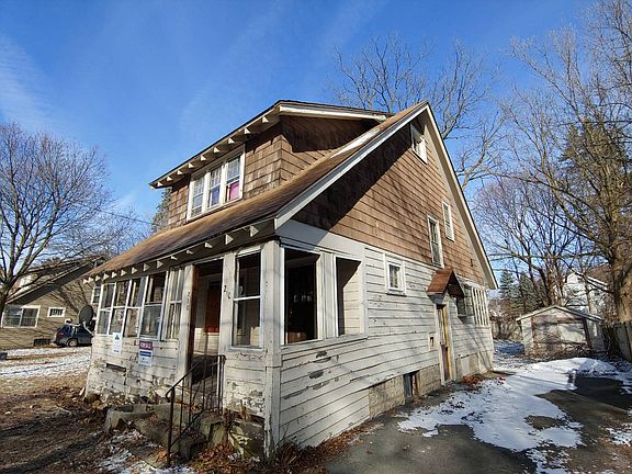 2nd image of 210 Marguerite Ave