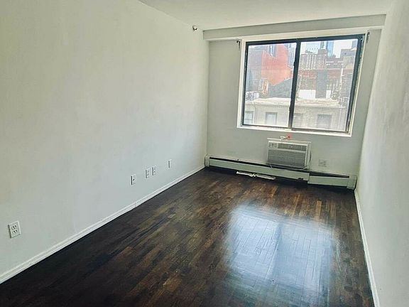 2nd image of 538 W 50th St Ph A