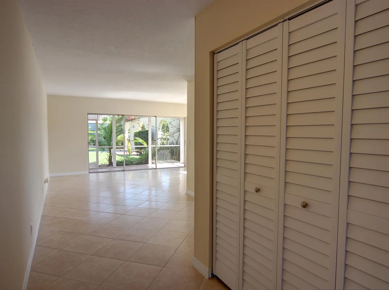 1 bed, 1.0 bath, 722 sqft, $1,750 — Photo 2