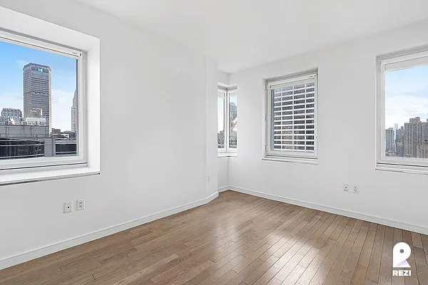 Rented by REZI | media 22