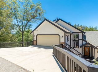 979 Grass Valley Rd, Lake Arrowhead, CA 92352