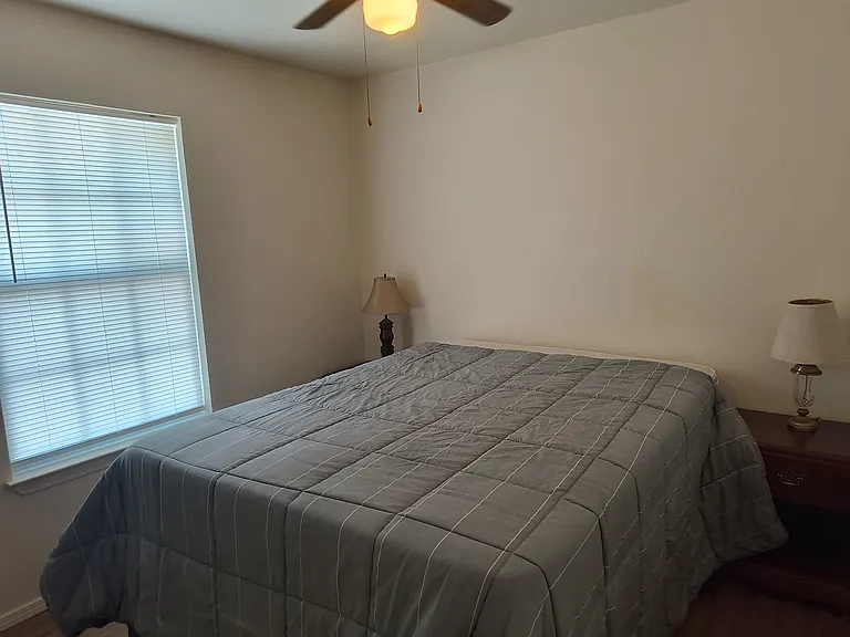 913 Grape St — Photo 9