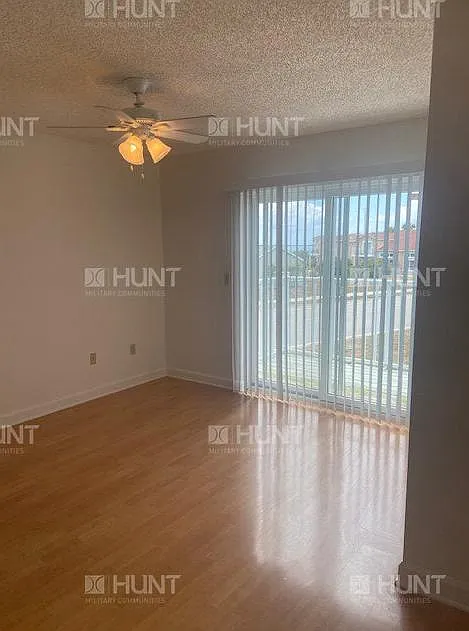 3 bed, 2.5 bath, 1244 sqft, $2,300 — Photo 2