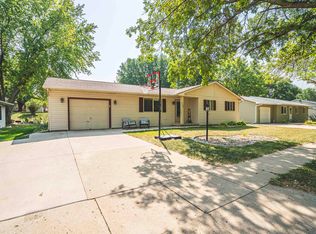 1250 Adler Dr SE, Le Mars, IA 51031