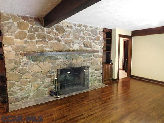 4th image of 2611 Acacia Dr
