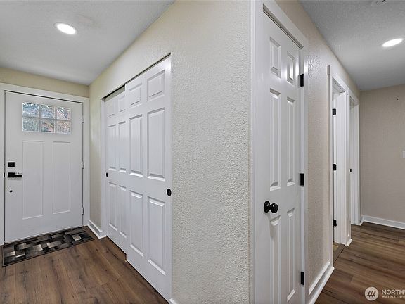 4th image of 2526 Olympic Boulevard