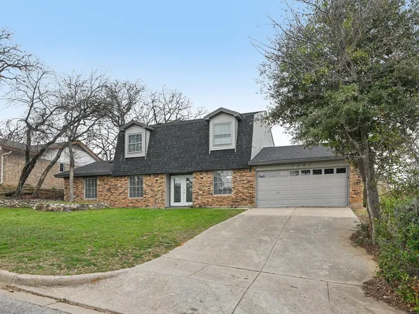 7367 Green Acres Dr, Fort Worth, TX 76112